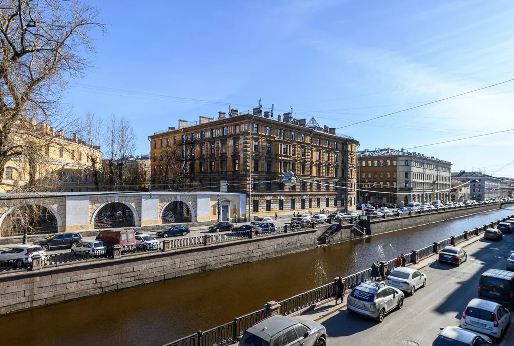 Апартаменты с видом на Банковский мост