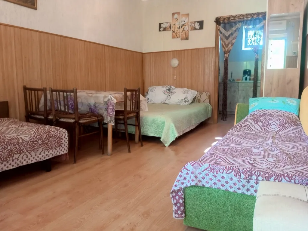 Квартира Квартира-студия 2 этаж коттеджа — Евпатория