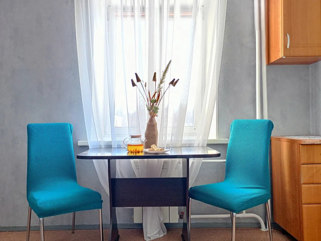 Квартира рядом с БАМиЖТ, Светофор и ЖД больницей