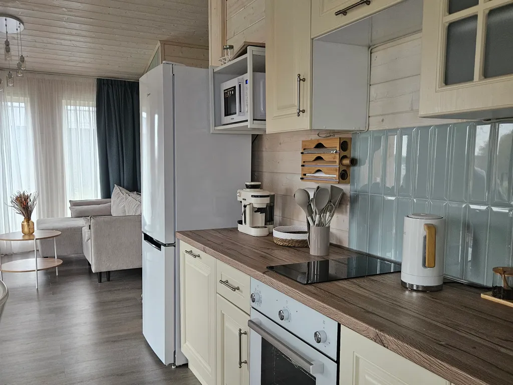 Домик Сказочный Лес с гриль-мангалом, костровой и большой сауной