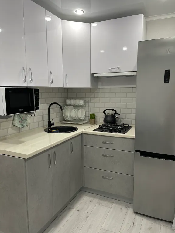 Апартамент с новым ремонтом возле ж/д вокзала