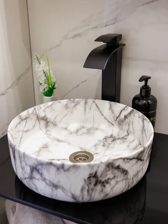 Уютная кино-студия с проектором