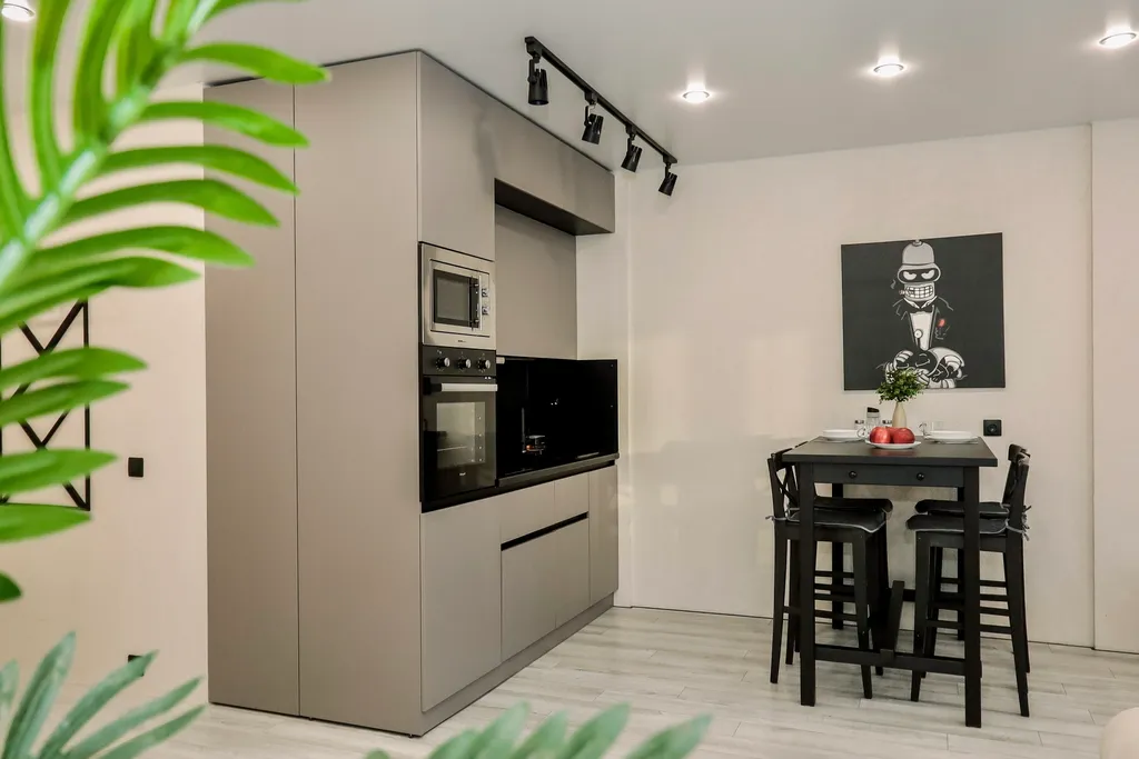 Студия c дизaйнерским интерьеpом