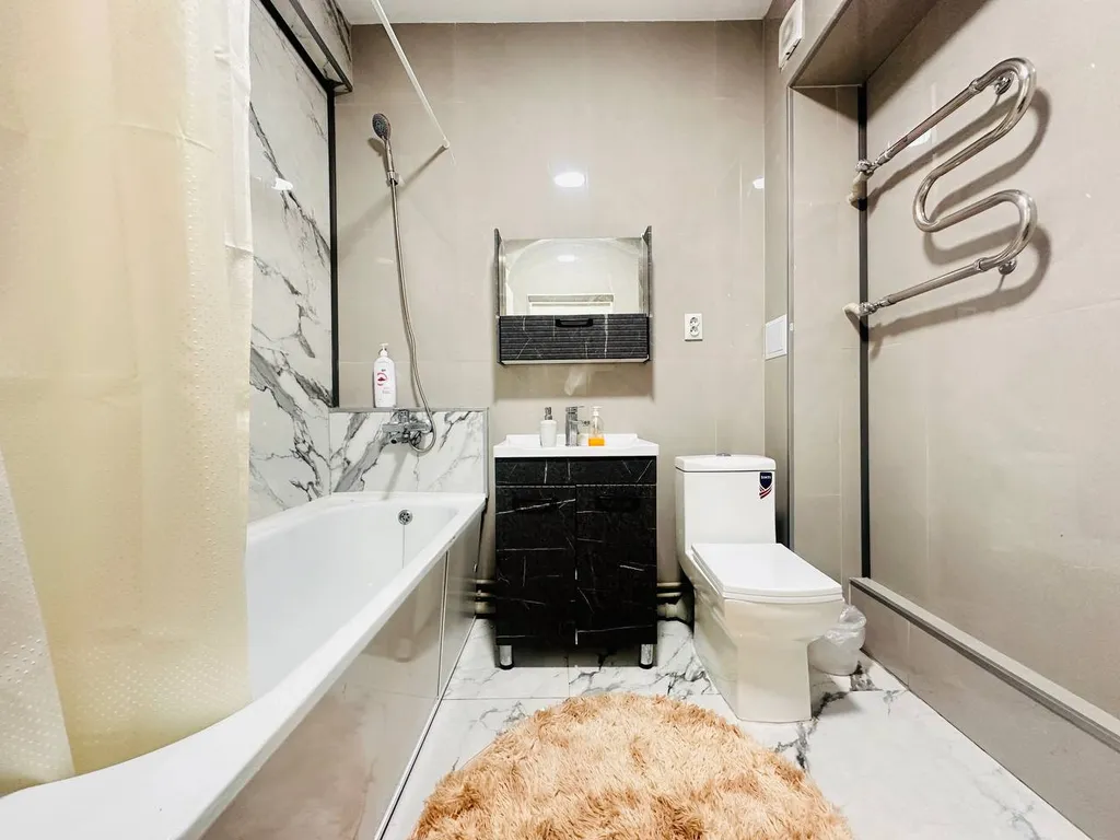 Уют для большой семьи рядом с автовокзалом и озером Сайран