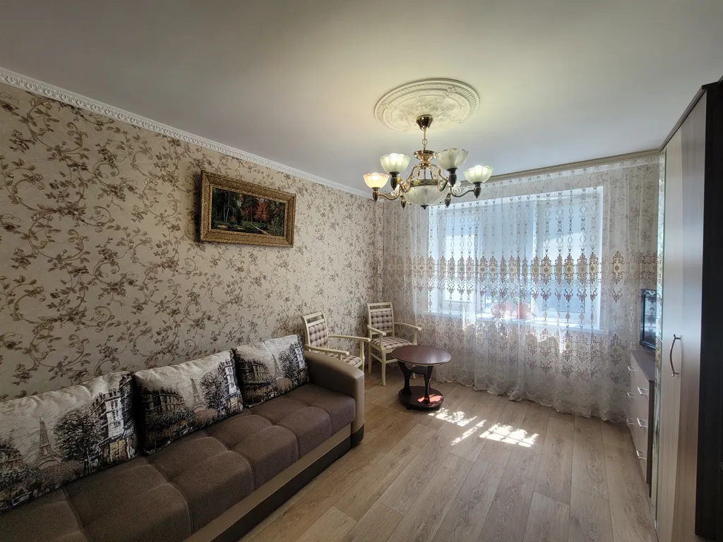 2-комнатная квартира вблизи парка и озера