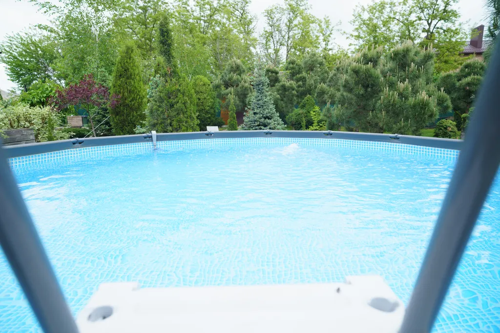 Загородный дом-шале "Pinebrook", аренда, у реки Дон. Сезонный бассейн.