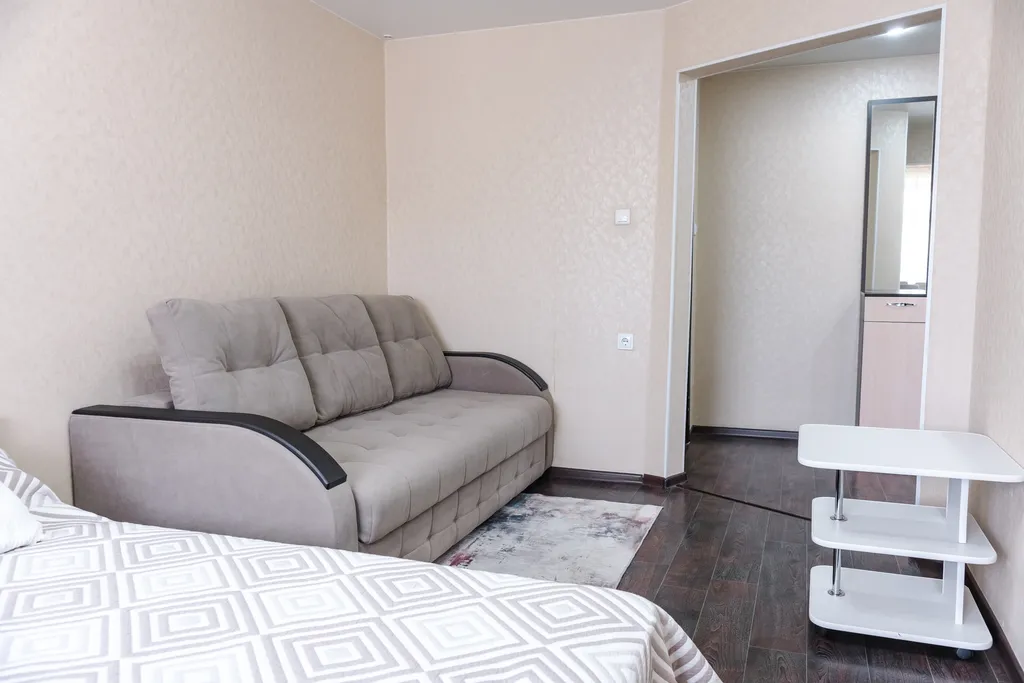 Чистая уютная 1-комнатная в центре, заселение до 23-00 часов