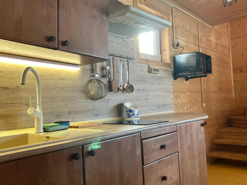 Коттедж Коттедж Светлый — Жостово