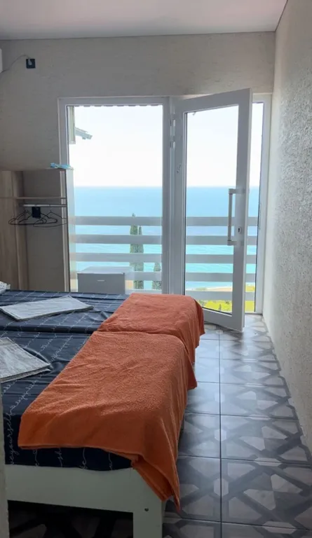 Квартира Квартира Трёхместный стандарт — Гагра