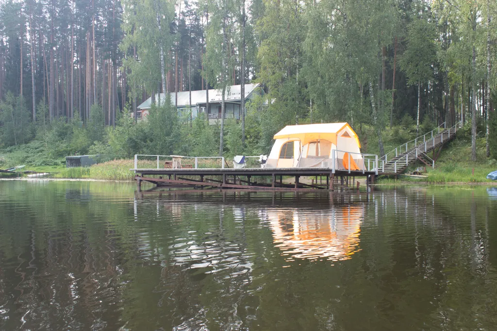 Дом с видом на озеро