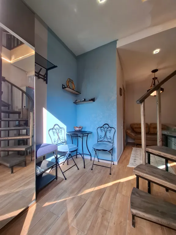 Уютная, двухуровневая квартира в центре города