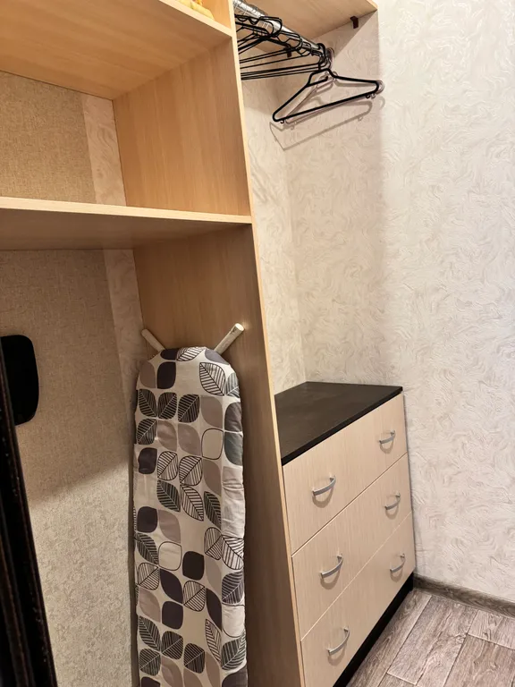 Дом с отдельным въездом и двором