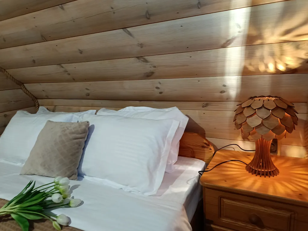 Дом с сауной, теплой купелью и аэрохоккеем на берегу водохранилища