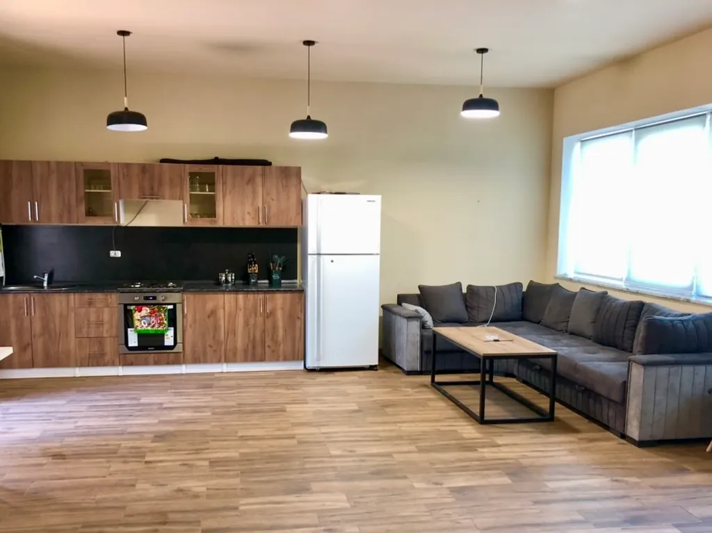 Коттедж Просторный дом — аренда посуточно в Ереван