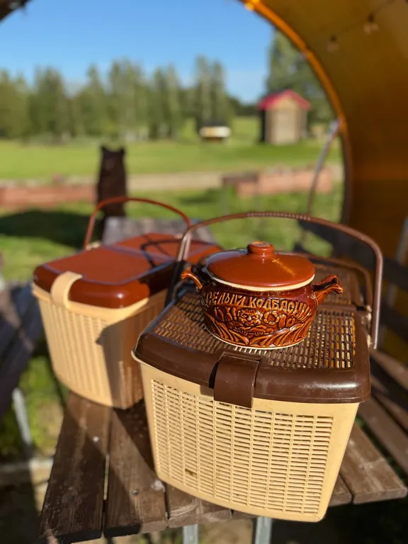 Дом из сруба у воды