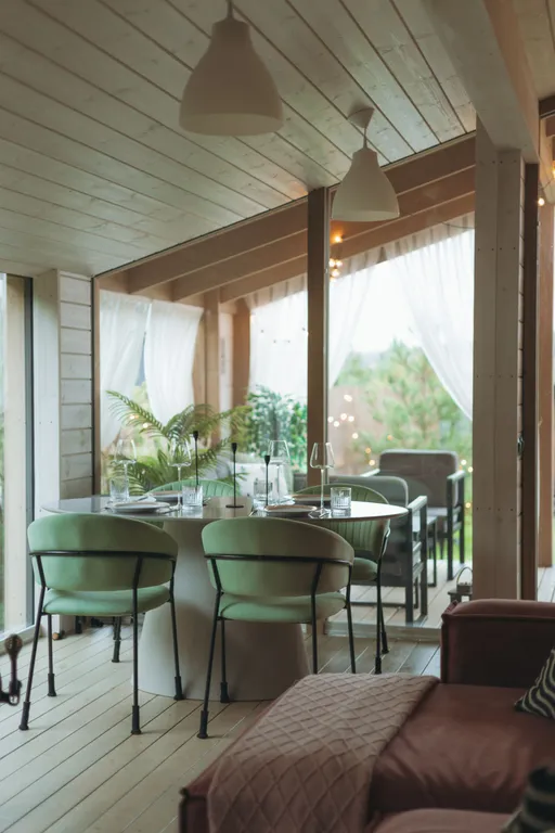 Дом с баней бочкой у воды и леса Green house