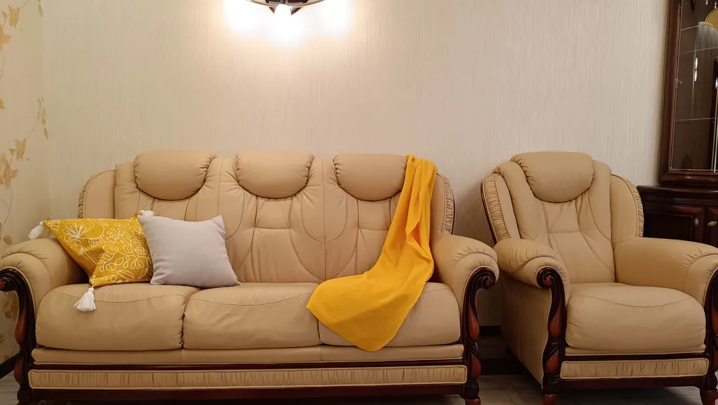 Квартира с камином и большой столовой комфорт-класса