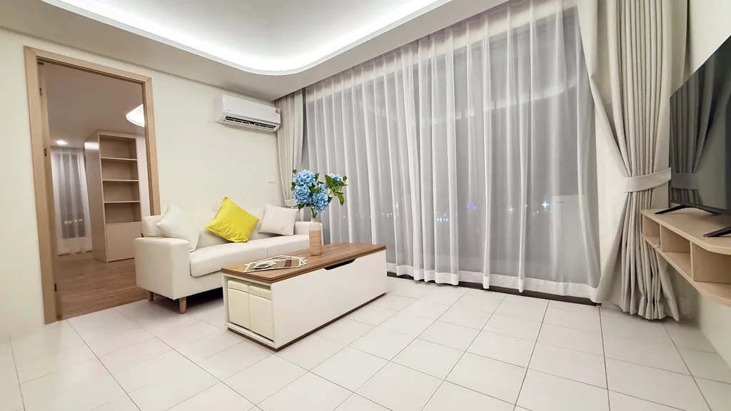 Двухкомнатная квартира у пляжа Камала с рабочим кабинетом, бассейном, залом