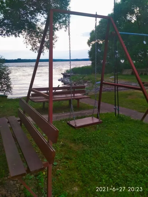 Двухэтажные апартаменты в доме у озера