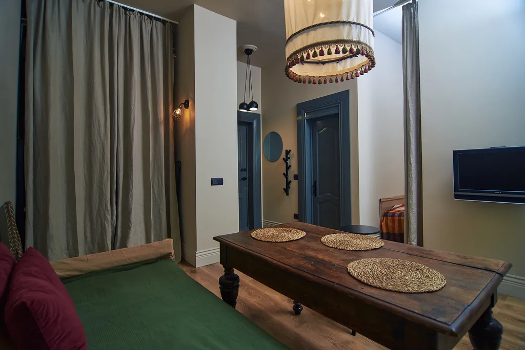 Апартаменты с авторским дизайном в доме 19-го века в сердце старого го