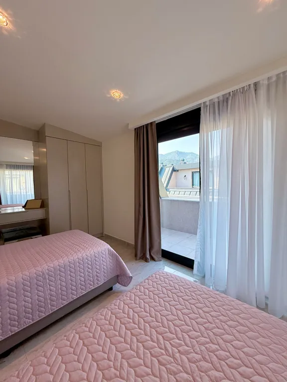 SA Apartments, Luxury 2BD Duplex