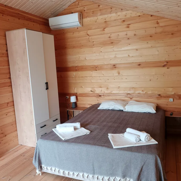 Четырехместный домик