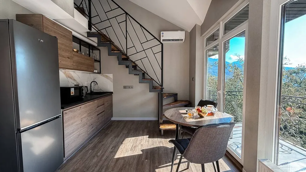 Апаpтамeнт с видом на горы , террасой и собственной парковкой