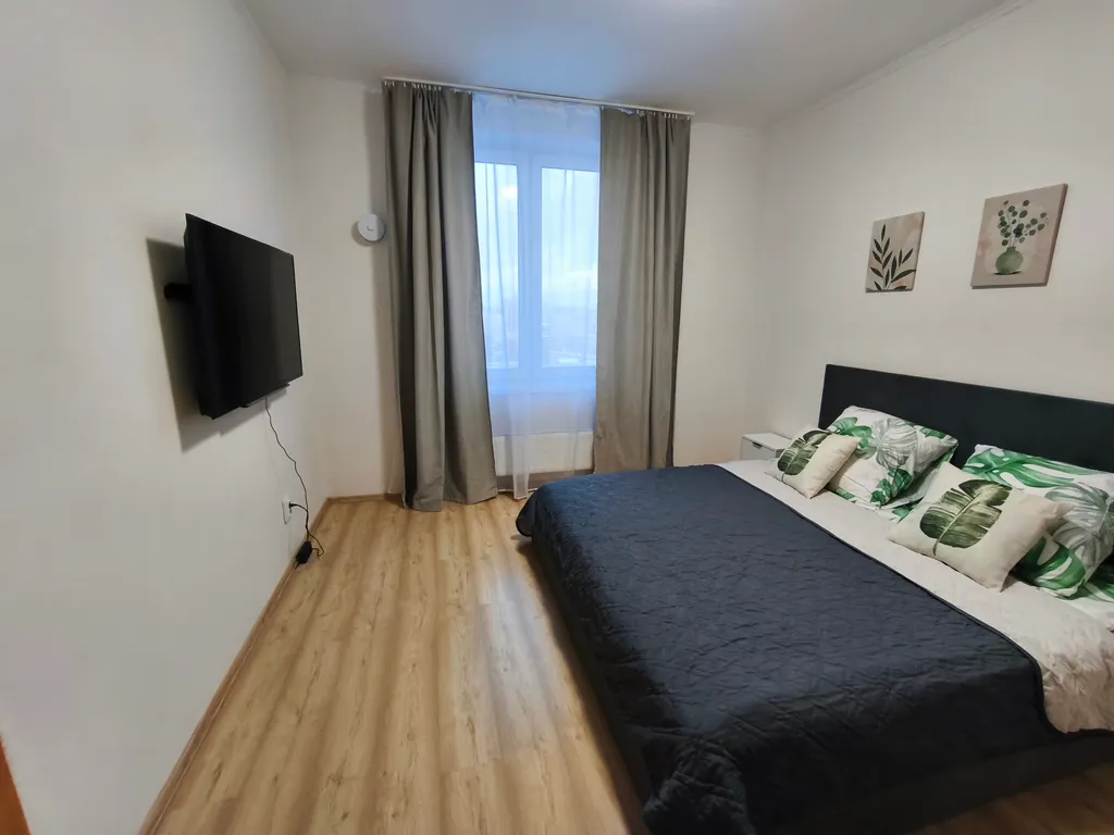 Квартира Просторная 2-х комнатная квартира с прекрасными видами  возле метро — Екатеринбург