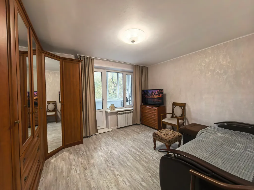Светлая квартира рядом с бот. садом