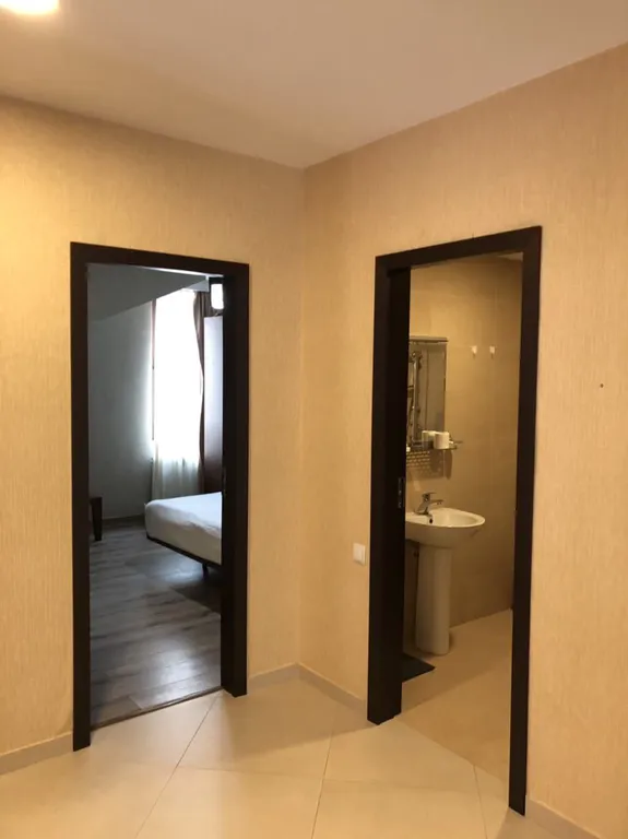 Апартаменты с одной спальней и камином в коттедже