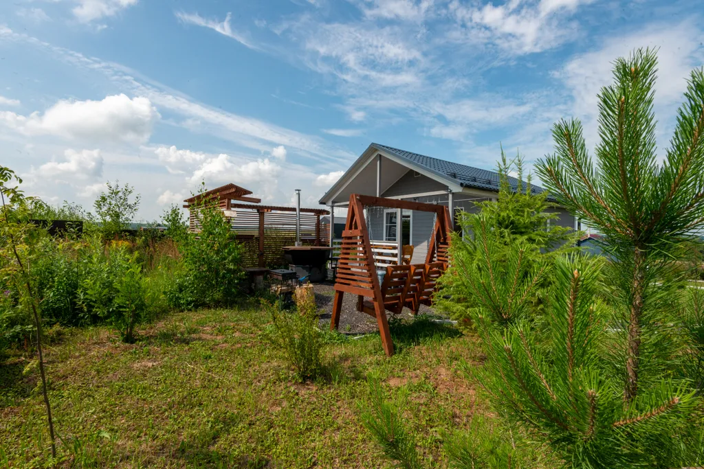 Дом на берегу реки с банным чаном