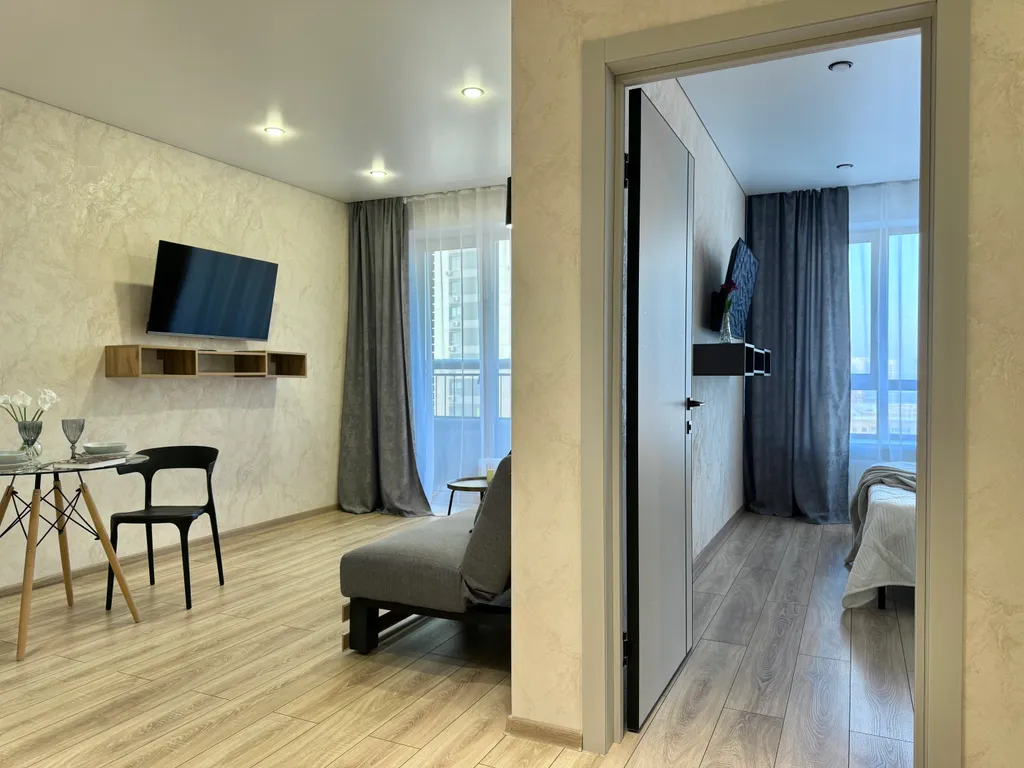 Квартира Квартира Просторная евродвушка с двумя Smart-TV в Прованс — Новосибирск