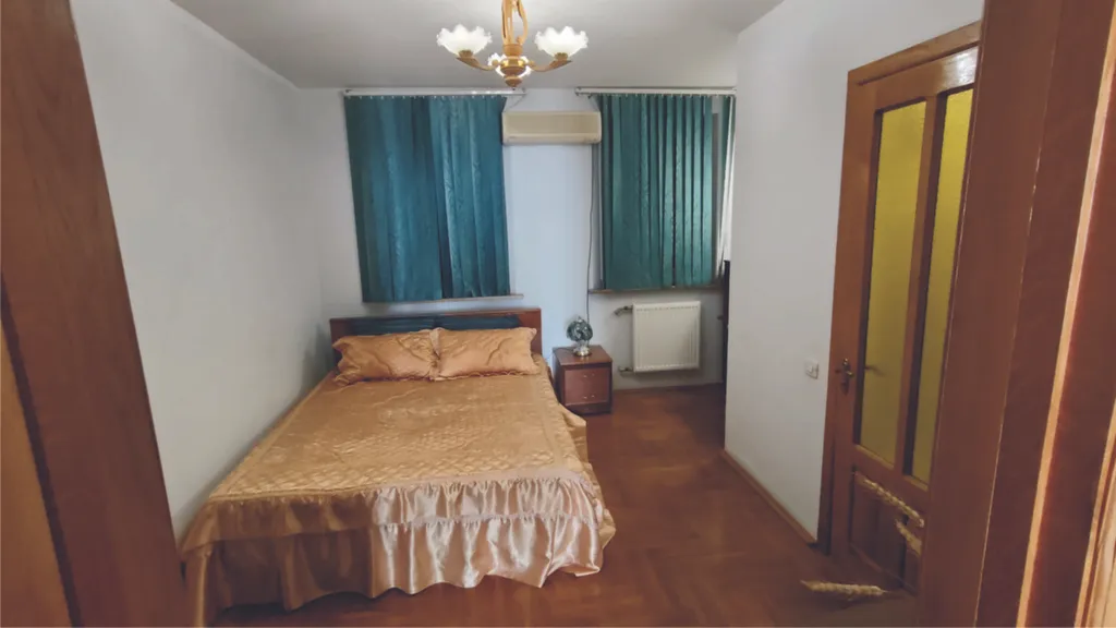 Коттедж - три этажа на берегу моря