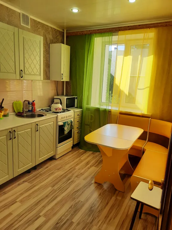 Уютная квартира, удобное расположение — аренда посуточно в Камышин