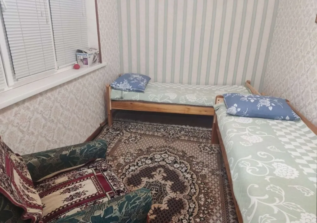 Двухэтажная дача с бассейном