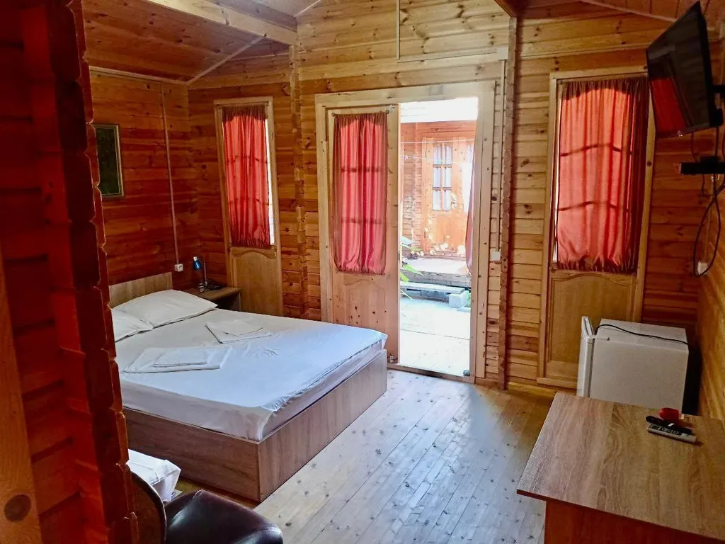 Коттедж 1-комнатный Дом — Гагра