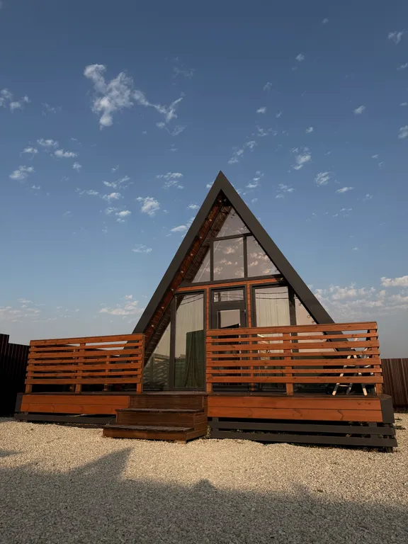 Коттедж Дом А-фрейм на берегу моря, бассейн, баня — Кучугуры