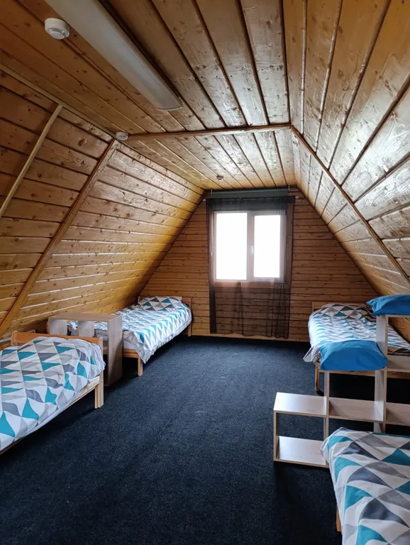 Дом в самом центре горы, 300 метров до подъёмника