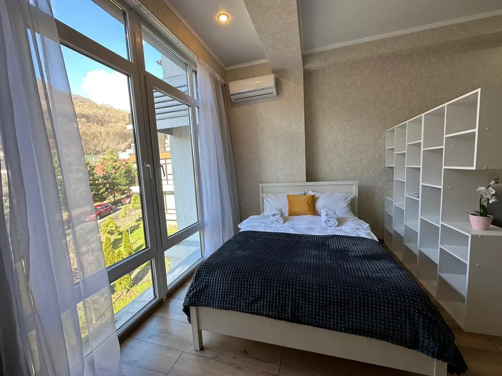 Апартаменты Море квартир с видом на Кавказские горы