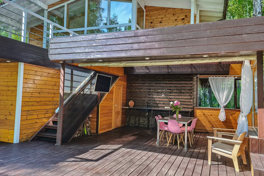 Вилла на берегу Ангары