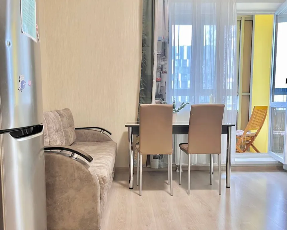 Евродвушка Апарт Гулливер с лоджией в центре