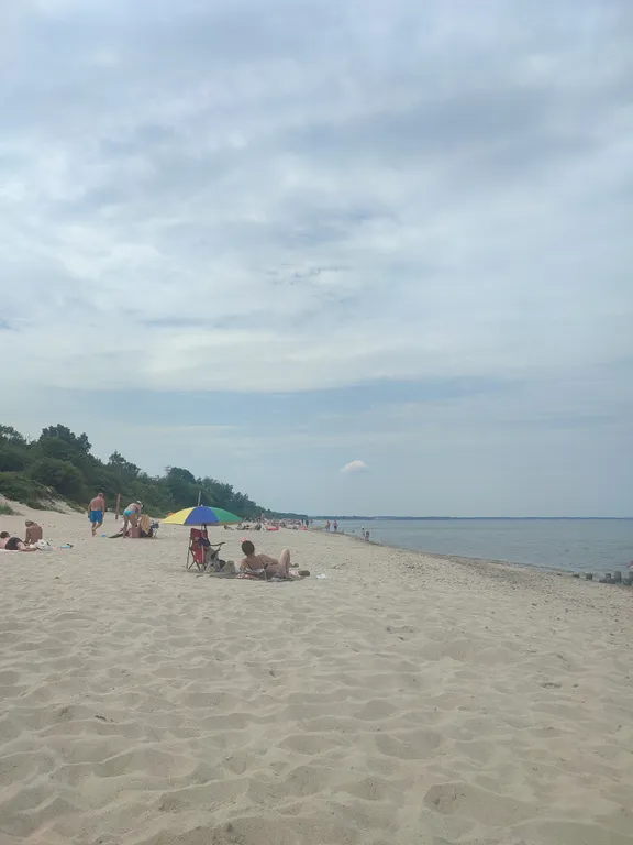 Дом с камином, красивой беседкой  большой территорией недалеко от моря