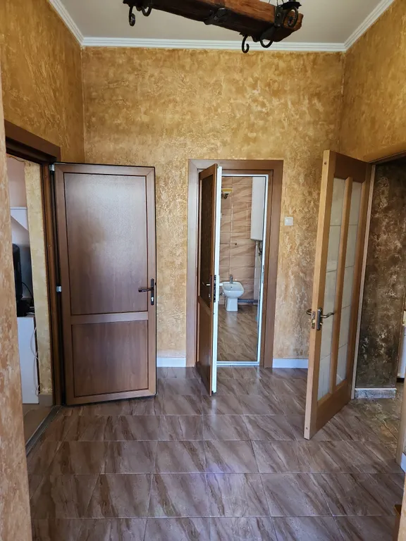 Квартира Аппартаменты с отдельным входом и навесом для авто — аренда посуточно в Полтавская