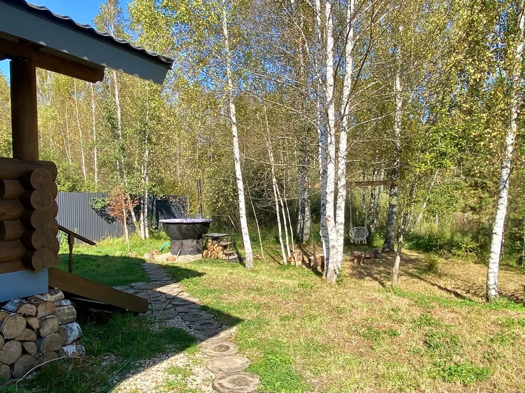 Домик с видом на лес