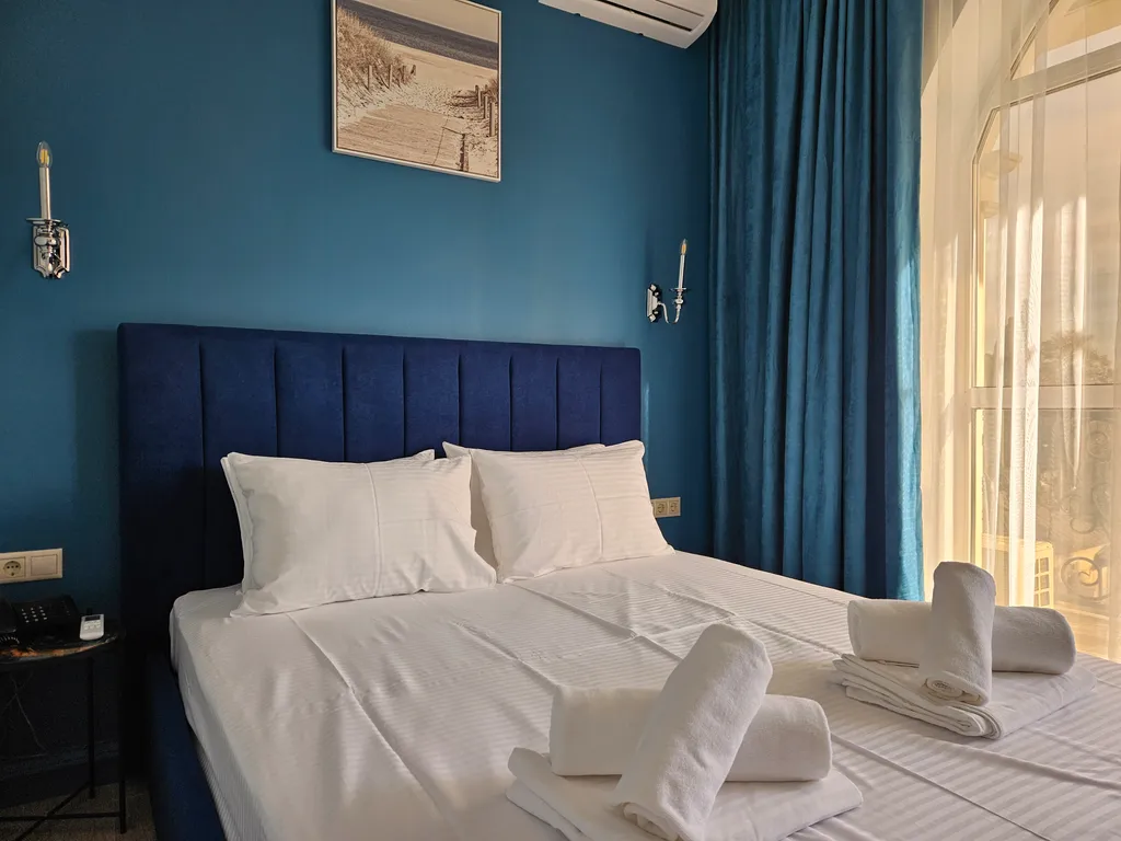 Квартира Номер люкс с балконом и видом на море в отеле атлас — аренда посуточно в Гудаута