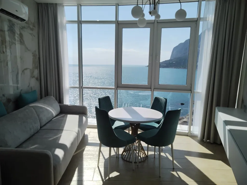 Уютные апартаменты с видом на море и горы