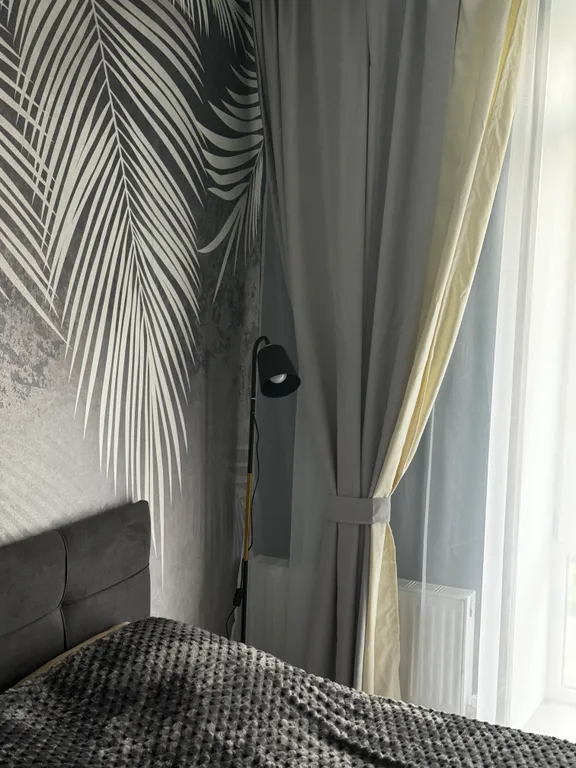 Большая Уютная 1-комнатная квартира,своя парковка,рядом магазин,центр