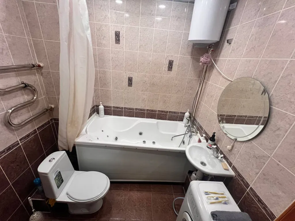 Квартира Студия центр уютная светлая, ТЦ Вояж, парковка, кафе, аквапарк, источник — Тюмень