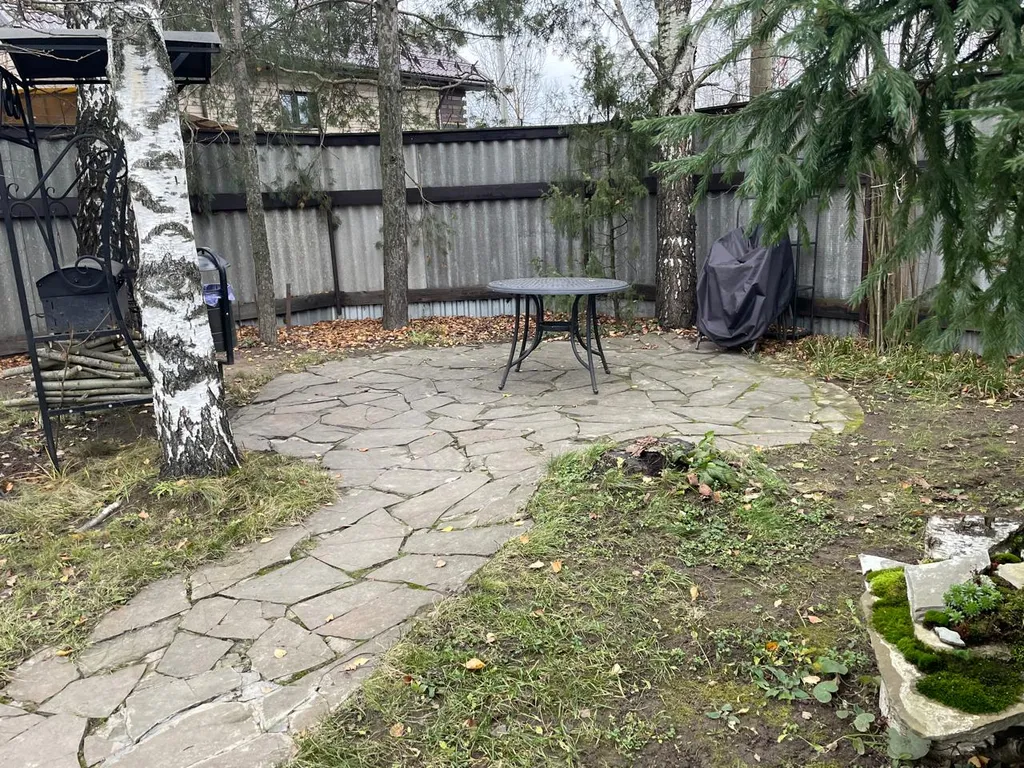 Дом с баней и бассейном