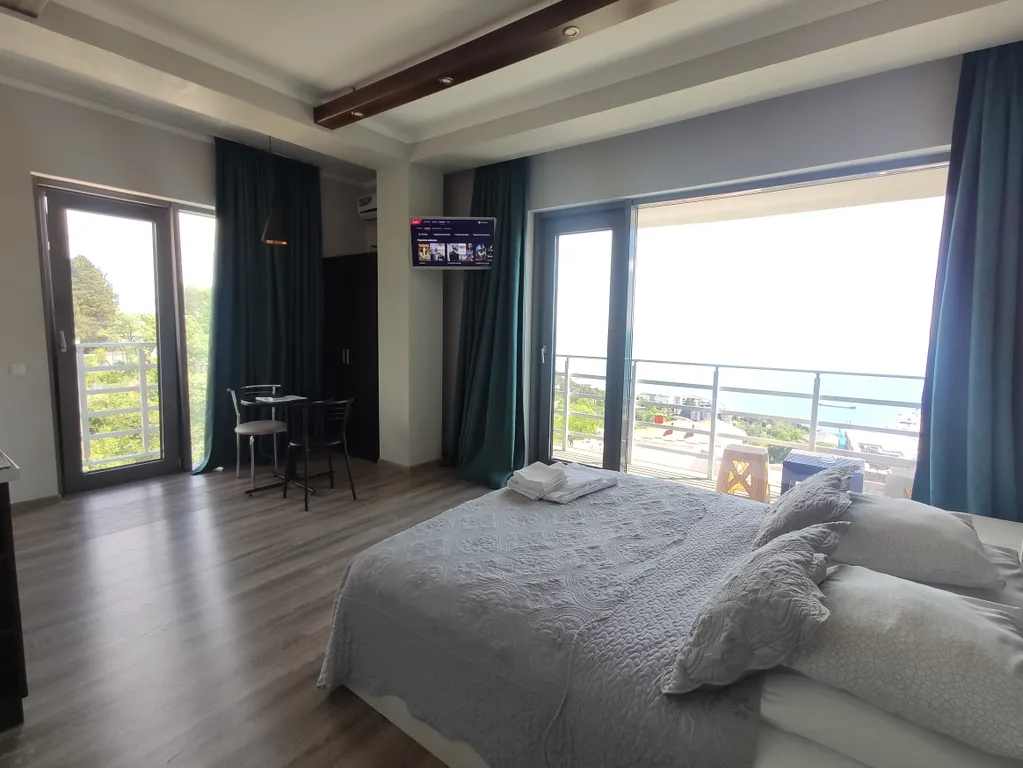 Студия с видом на море